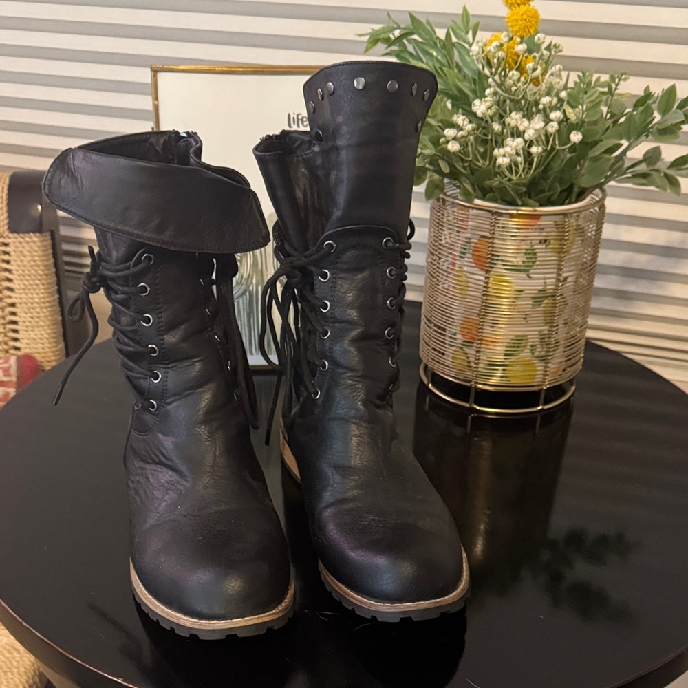 Black Women's Boots size 9 badass rugged boots versatile fun boots